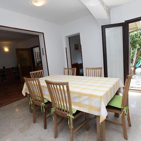 Apartments Lara Ровин Екстериор снимка
