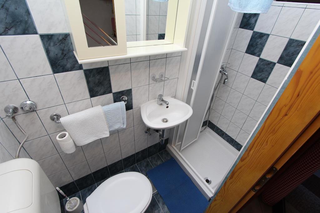 Apartments Lara Ровин Стая снимка